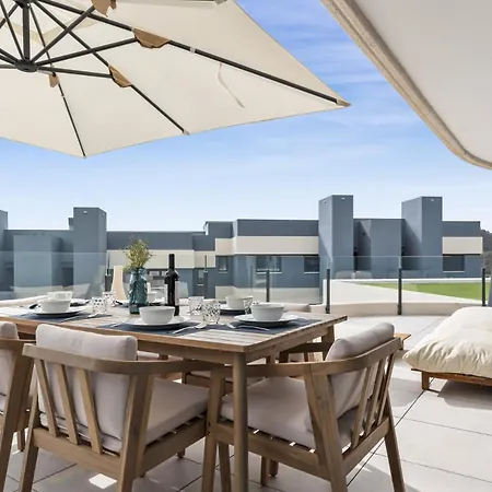 Vivi Homes - Eros Luxury, Pool, Sauna, Gym & Terrace *