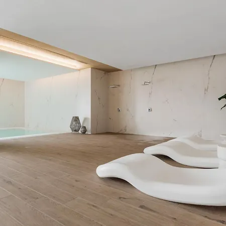 Vivi Homes - Eros Luxury, Pool, Sauna, Gym & Terrace Apartment Estepona