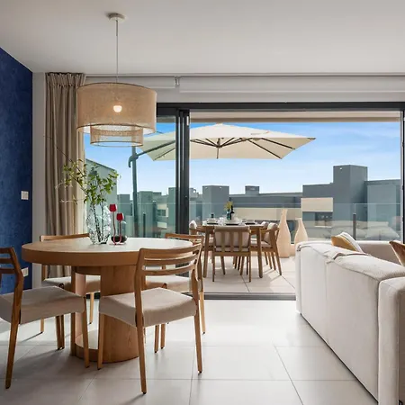 Vivi Homes - Eros Luxury, Pool, Sauna, Gym & Terrace *