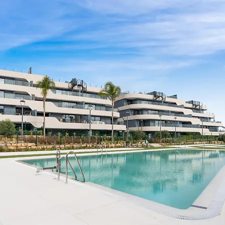 Vivi Homes - Eros Luxury, Pool, Sauna, Gym & Terrace Apartment *